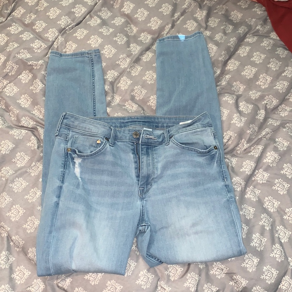 Slightly Ripped Skinny Jeans